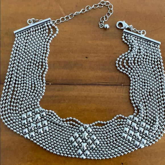 Beautiful Choker Necklace - Picture 5 of 5